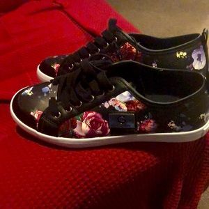 GBG Los Angeles sneakers